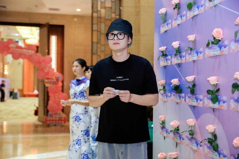 被驯服的象的第一张照片--海口认干亲服务网